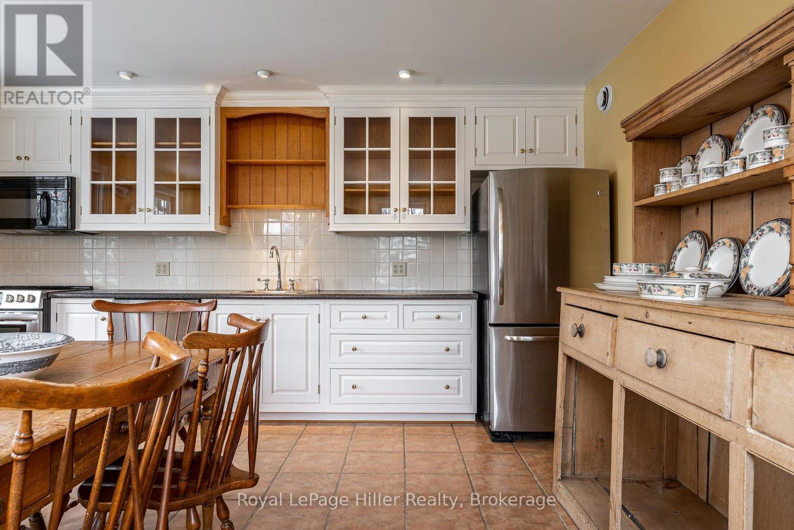 530 Holmes Street Property Photo 16