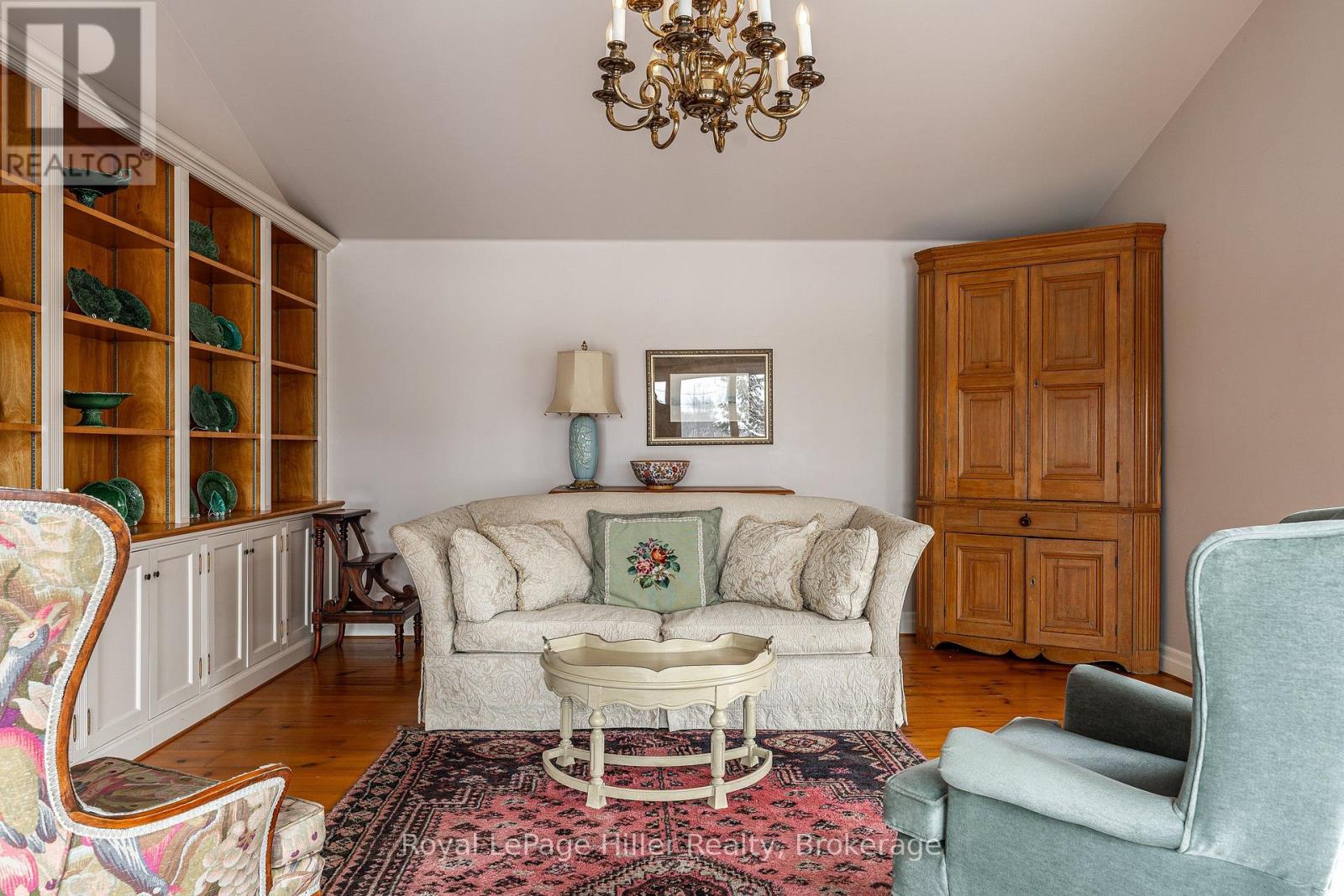 530 Holmes Street Property Photo 20