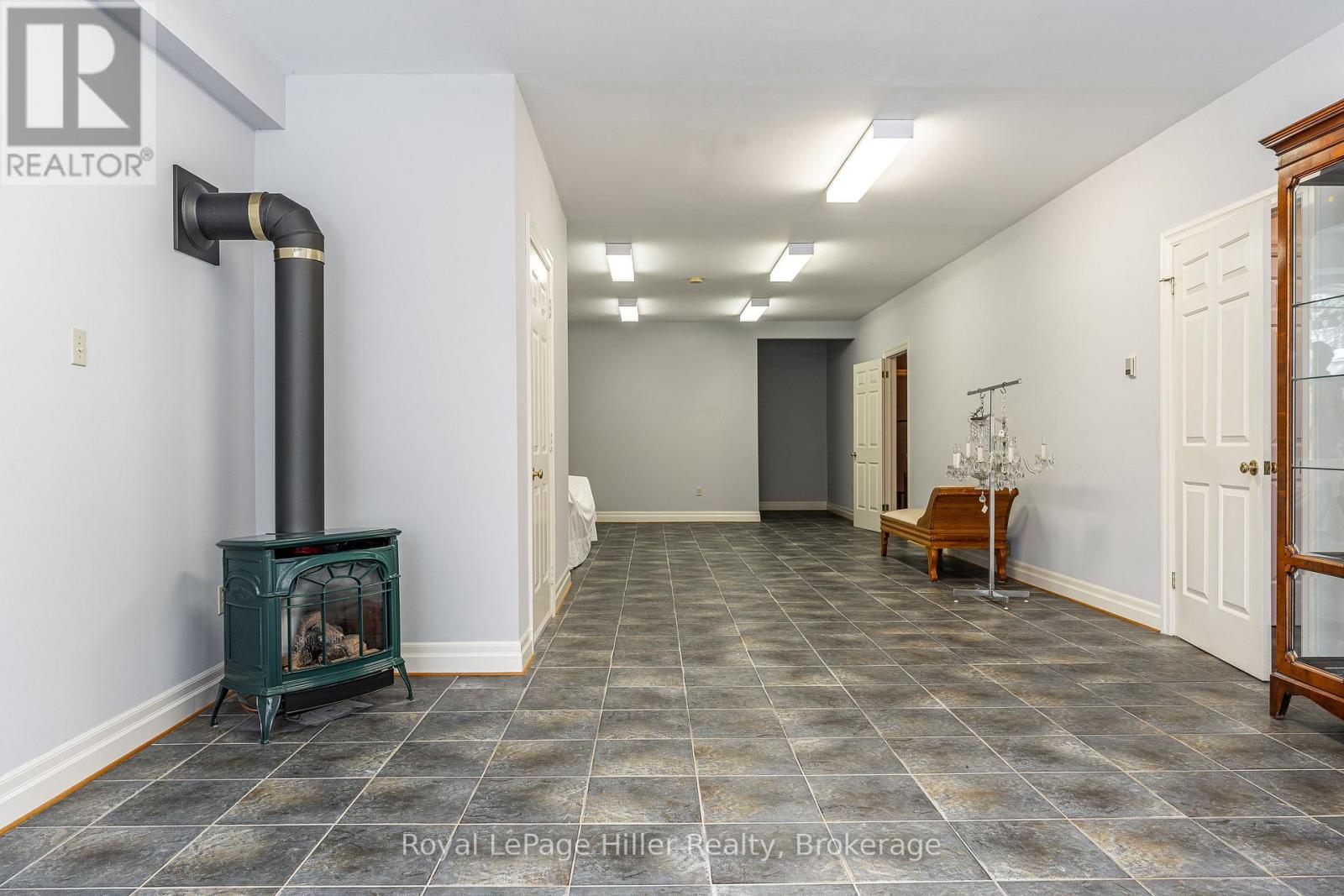 530 Holmes Street Property Photo 39