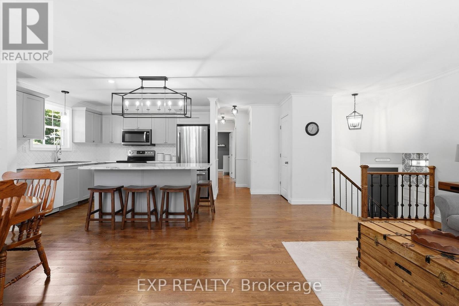 72 Crestlynn Crescent Property Photo 12