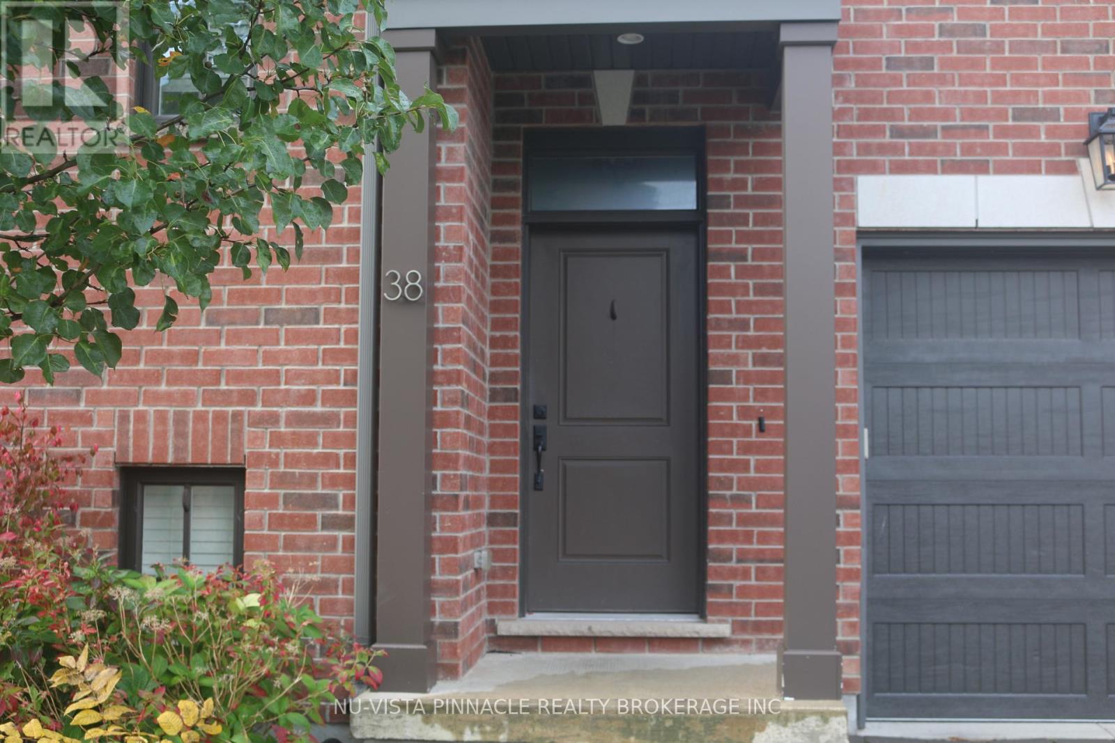 38 - 555 Sunningdale Road E Property Photo 2
