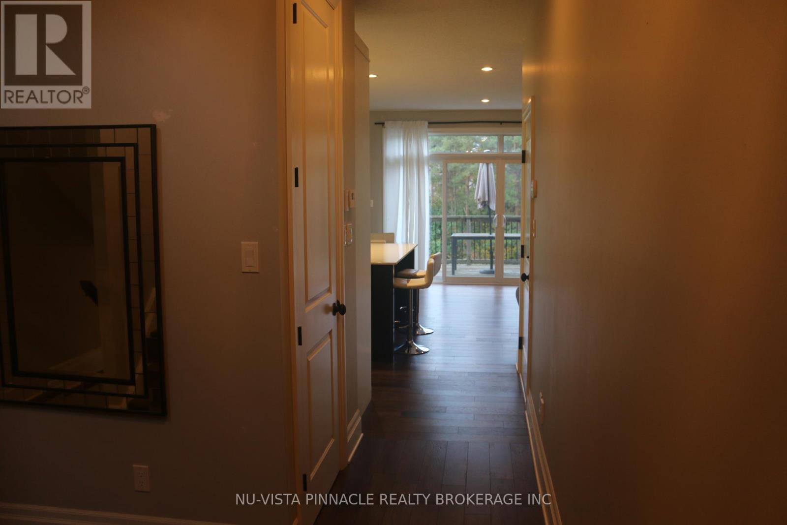 38 - 555 Sunningdale Road E Property Photo 4
