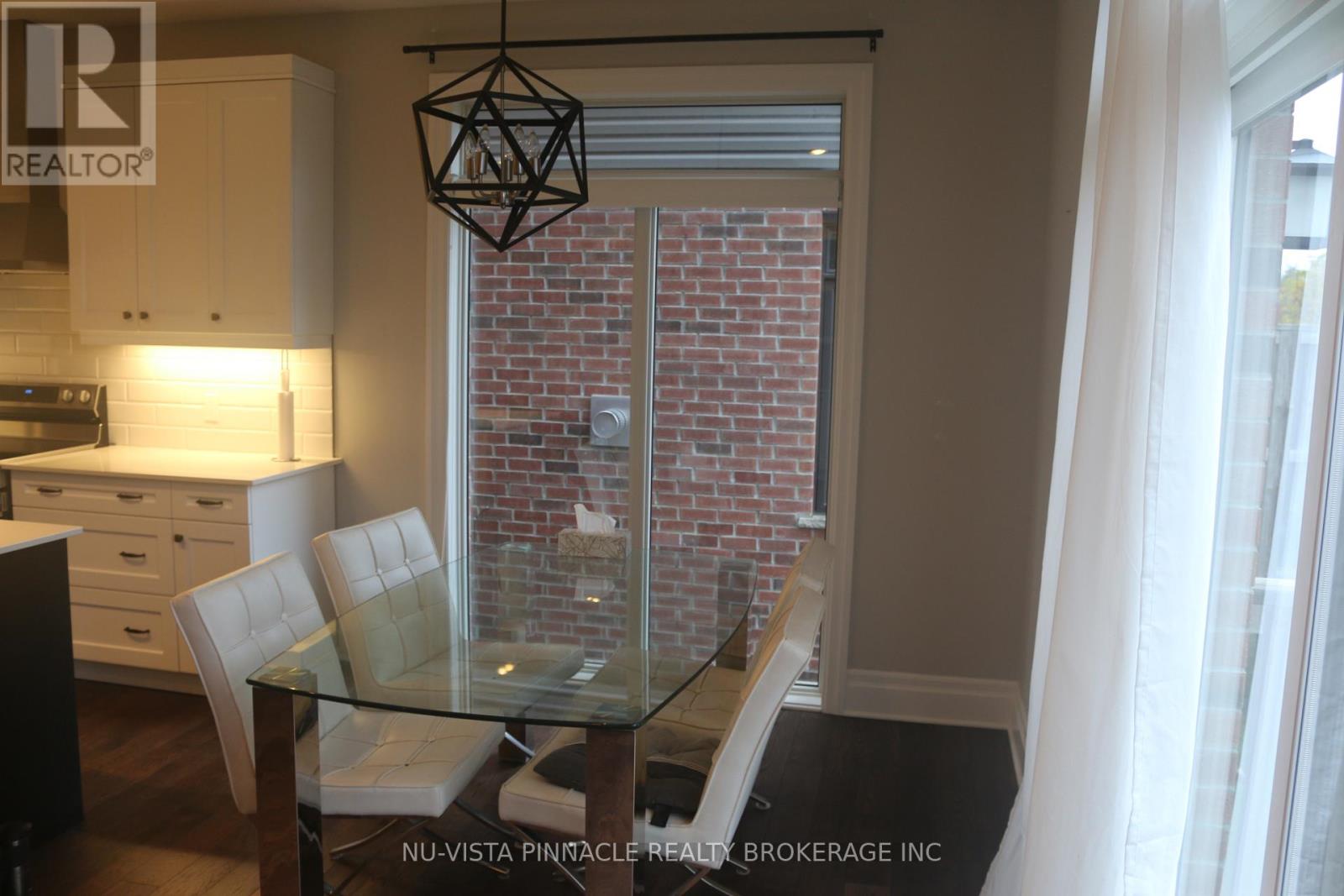38 - 555 Sunningdale Road E Property Photo 6