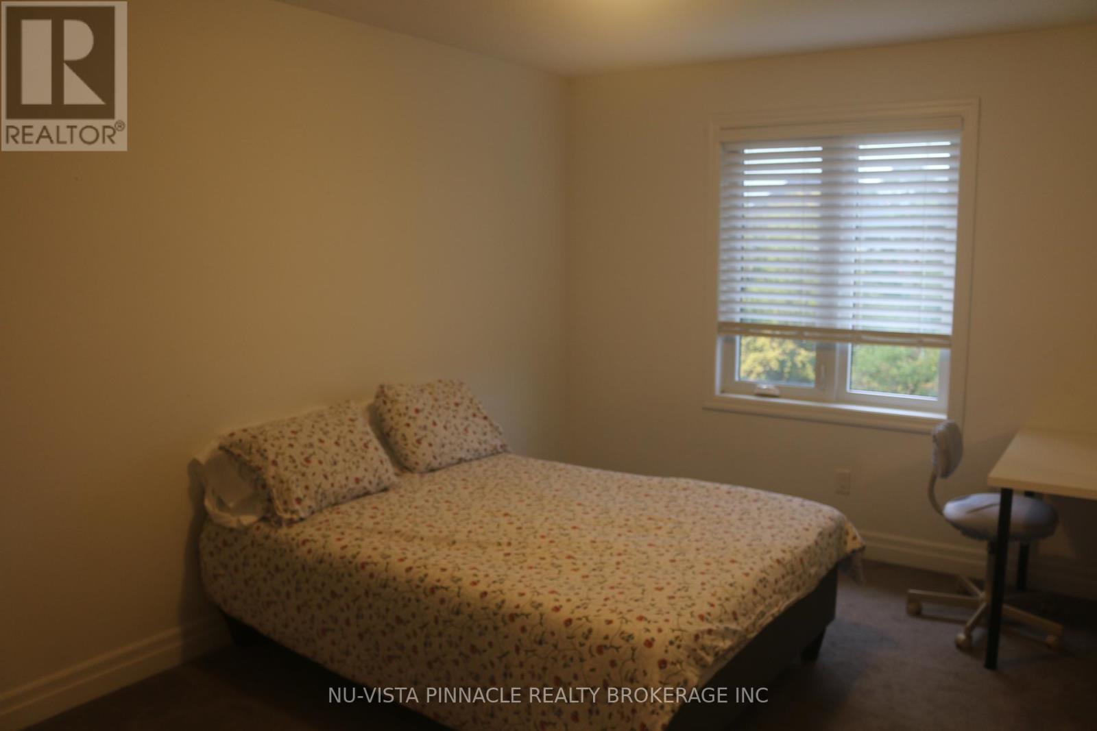 38 - 555 Sunningdale Road E Property Photo 15