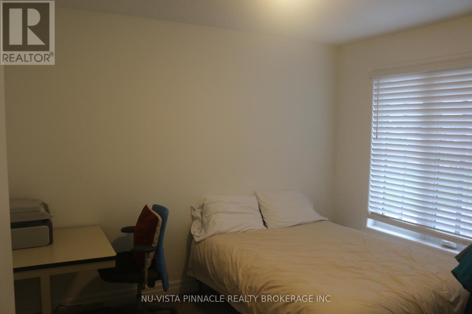38 - 555 Sunningdale Road E Property Photo 16