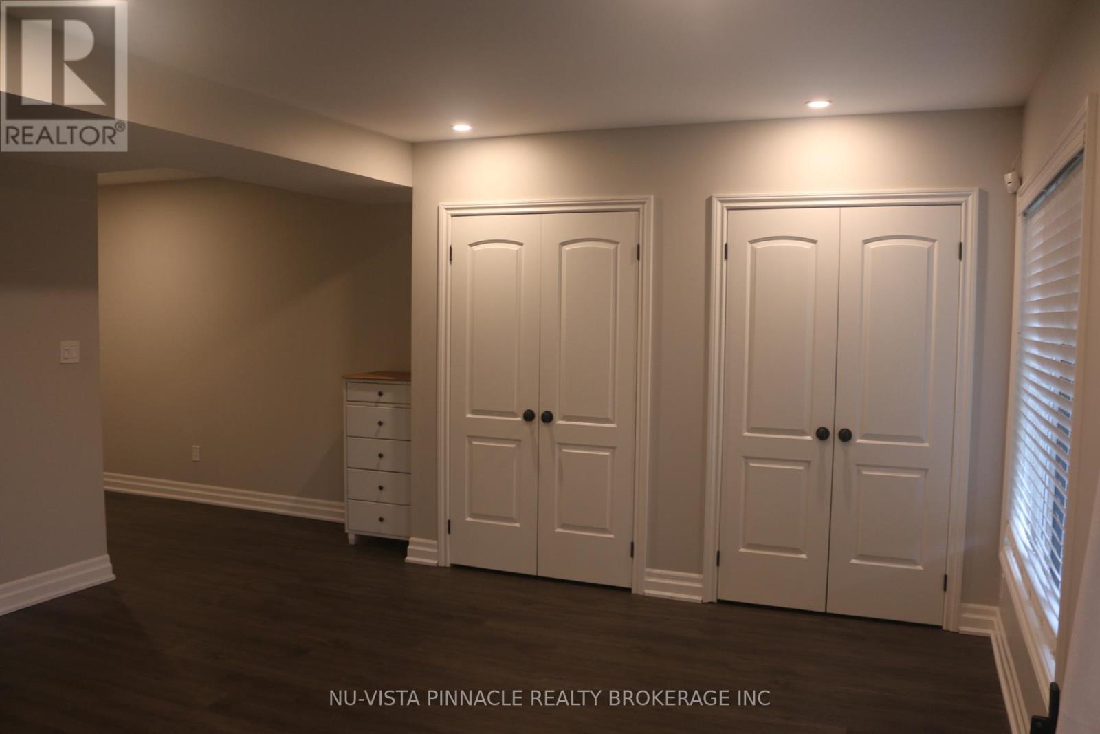 38 - 555 Sunningdale Road E Property Photo 22