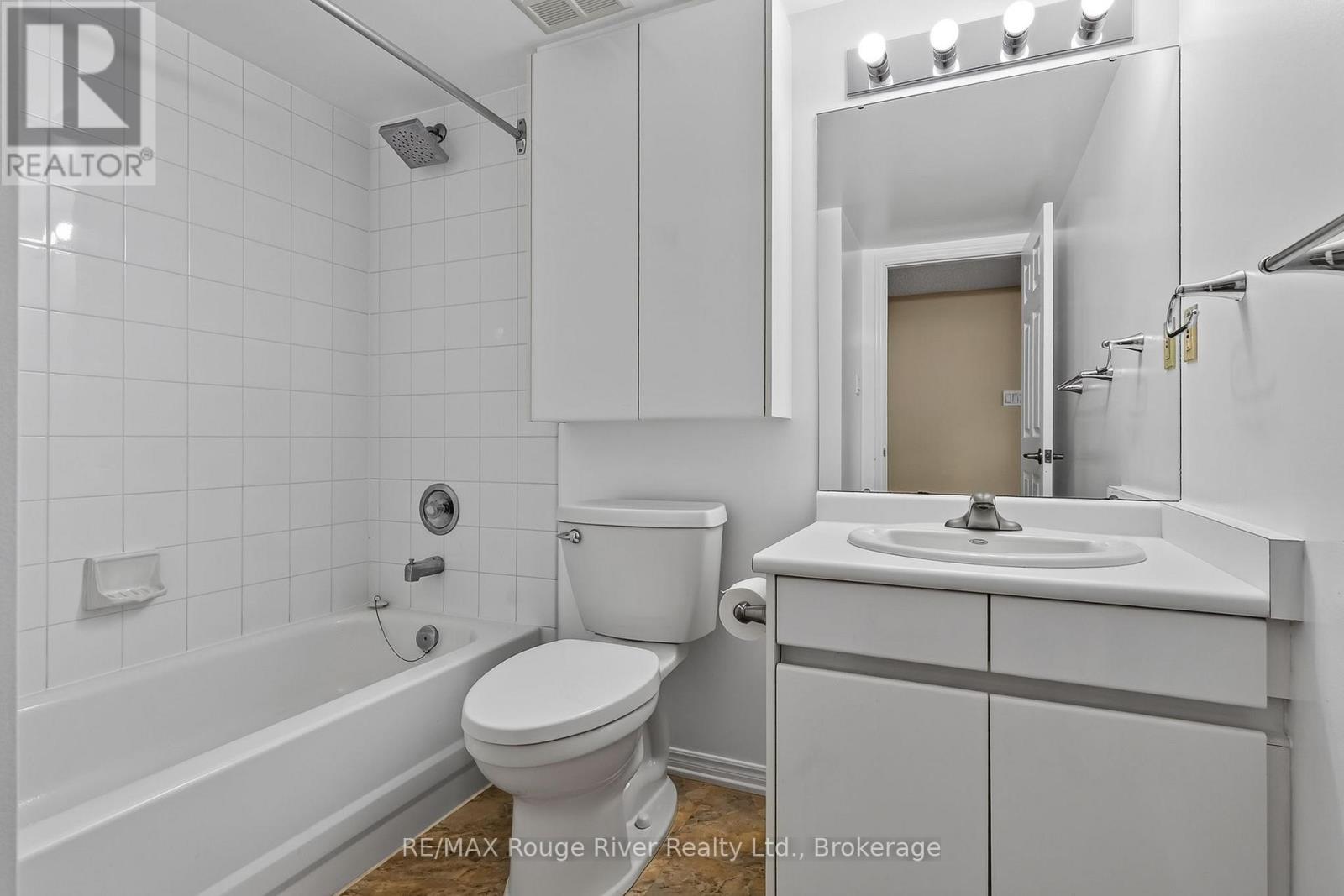402 - 1 Queen Street Property Photo 26