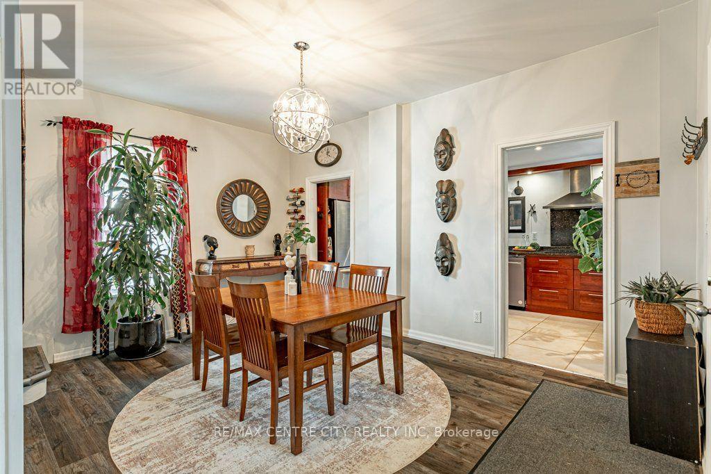 61 Alma Street Property Photo 11