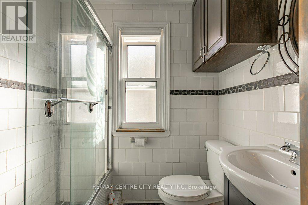 61 Alma Street Property Photo 17