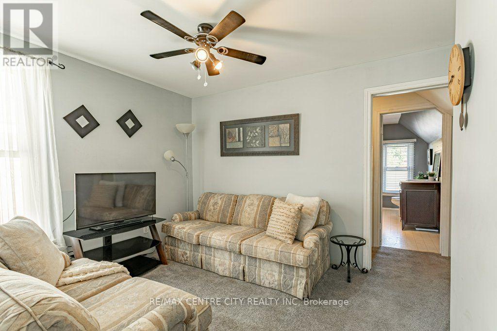 61 Alma Street Property Photo 19