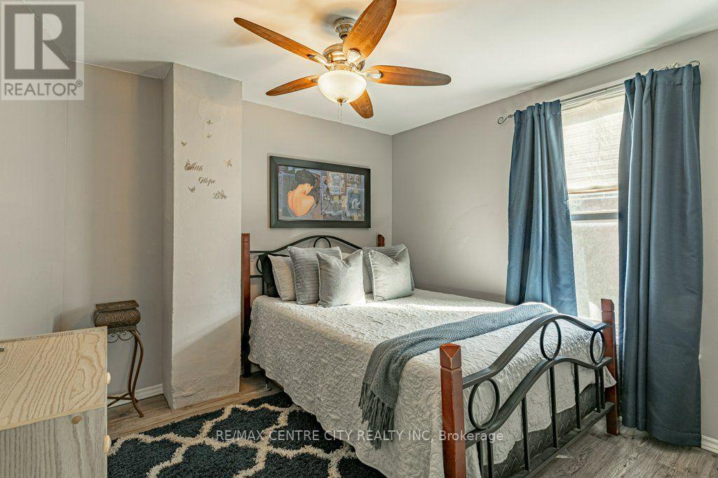 61 Alma Street Property Photo 23