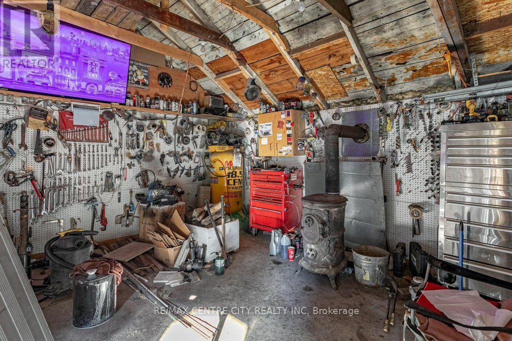 61 Alma Street Property Photo 24