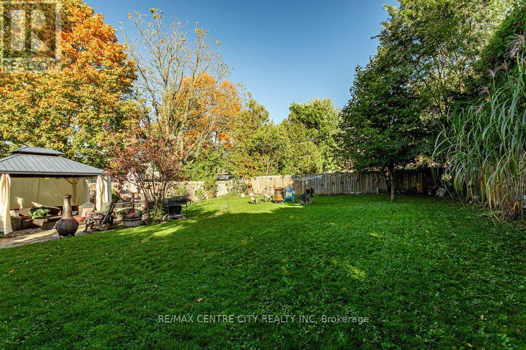 61 Alma Street Property Photo 25