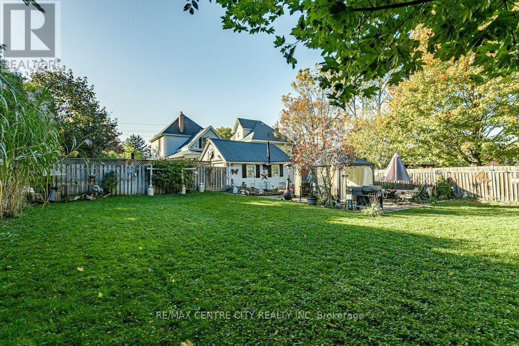 61 Alma Street Property Photo 26