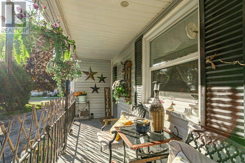 61 Alma Street Property Photo 29