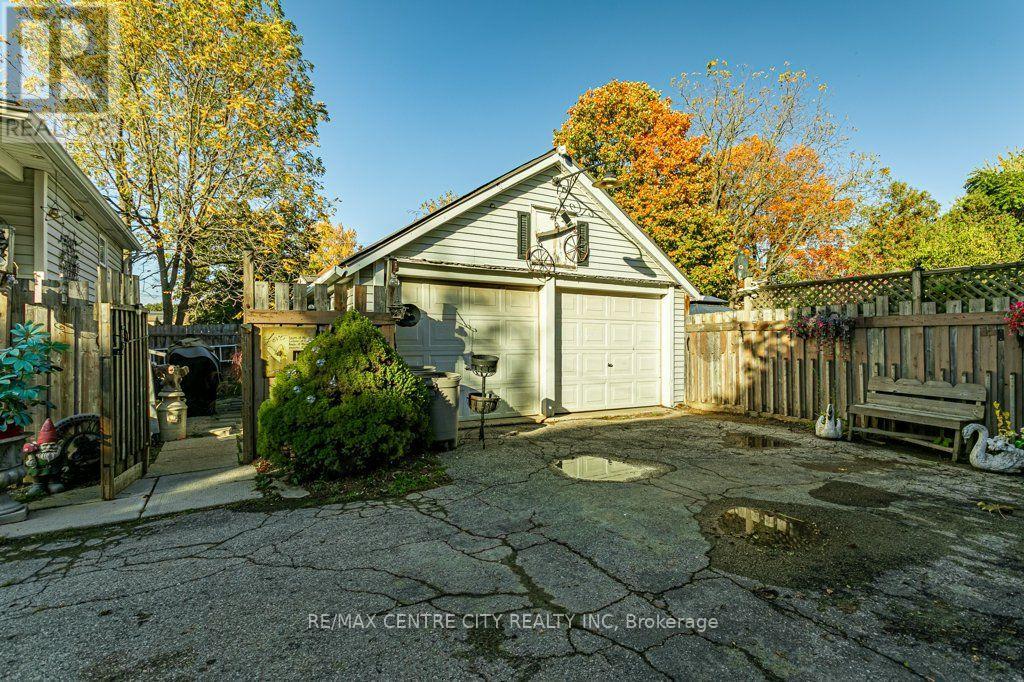 61 Alma Street Property Photo 30