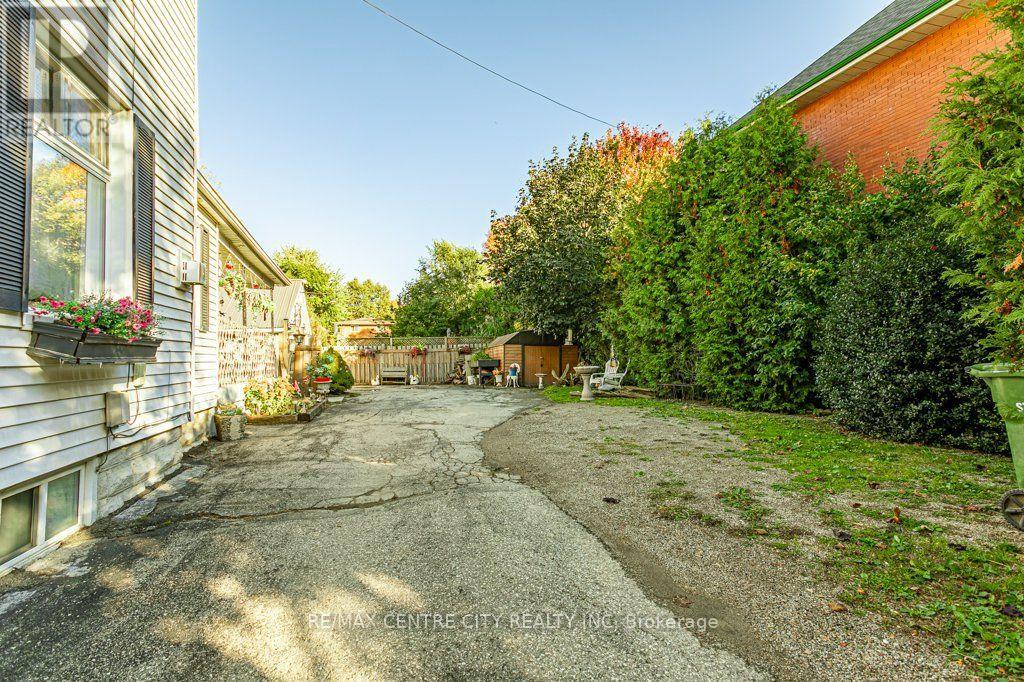 61 Alma Street Property Photo 31