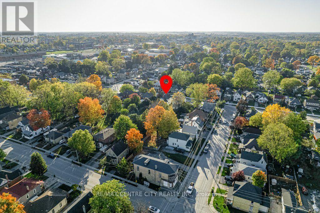 61 Alma Street Property Photo 35
