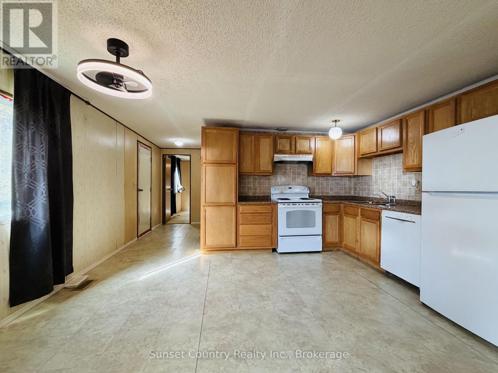 9 Cedar Bay Property Photo 5