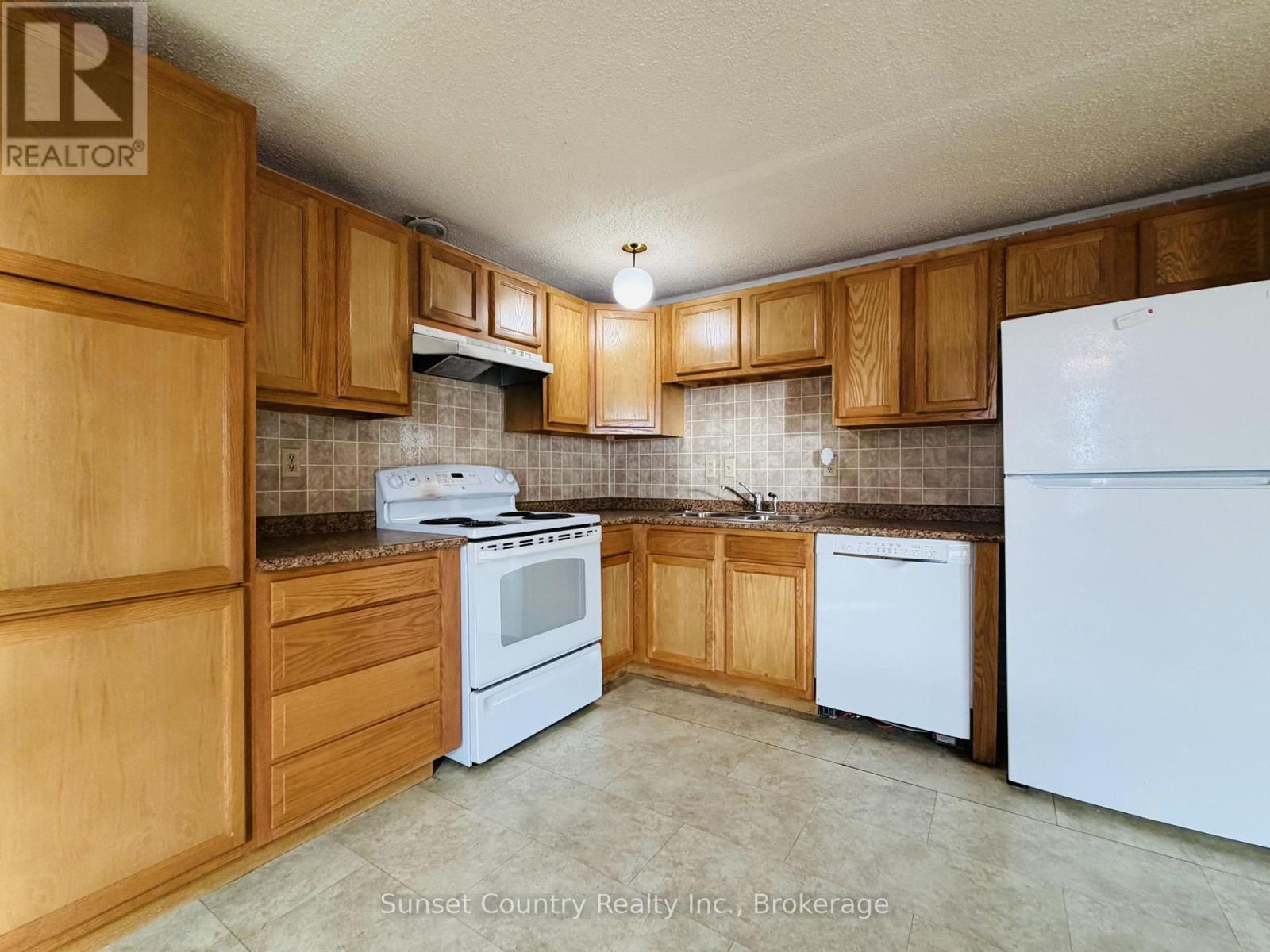 9 Cedar Bay Property Photo 6