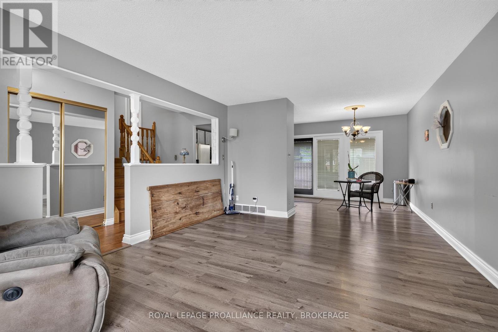 2 Virginia Street Property Photo 6