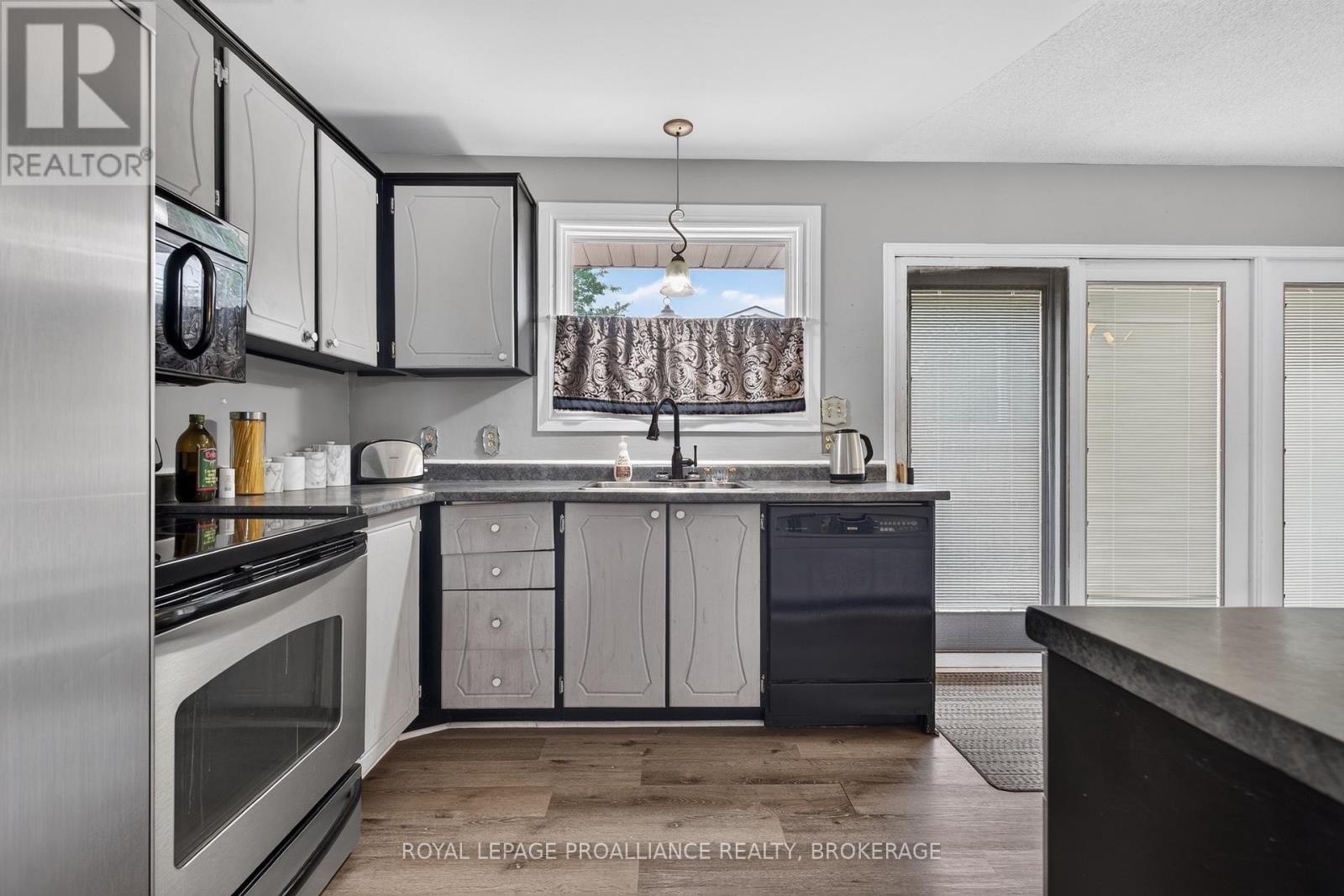 2 Virginia Street Property Photo 11