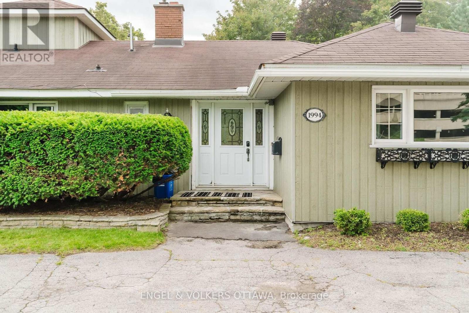 1994 Carling Avenue Property Photo 3
