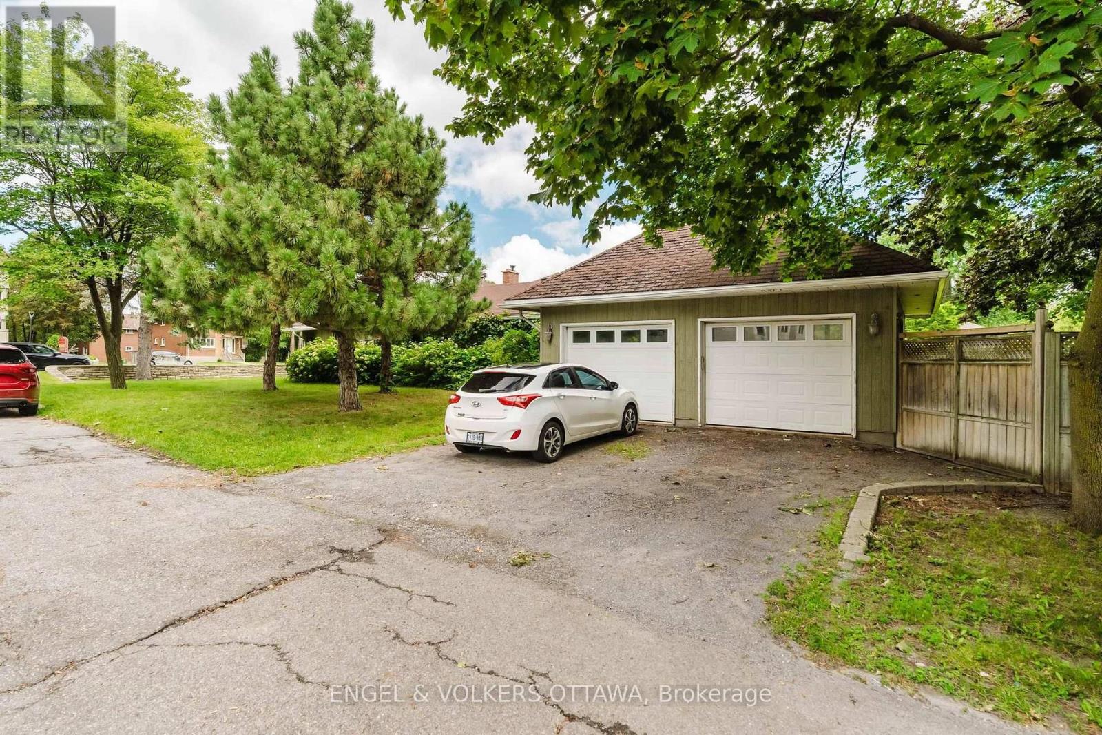 1994 Carling Avenue Property Photo 46