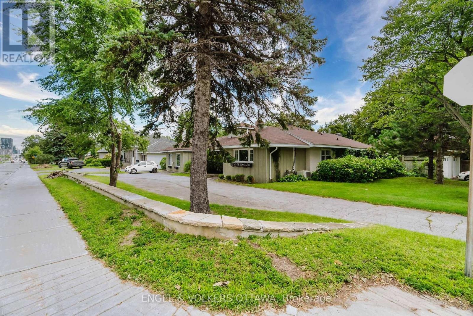 1994 Carling Avenue Property Photo 47