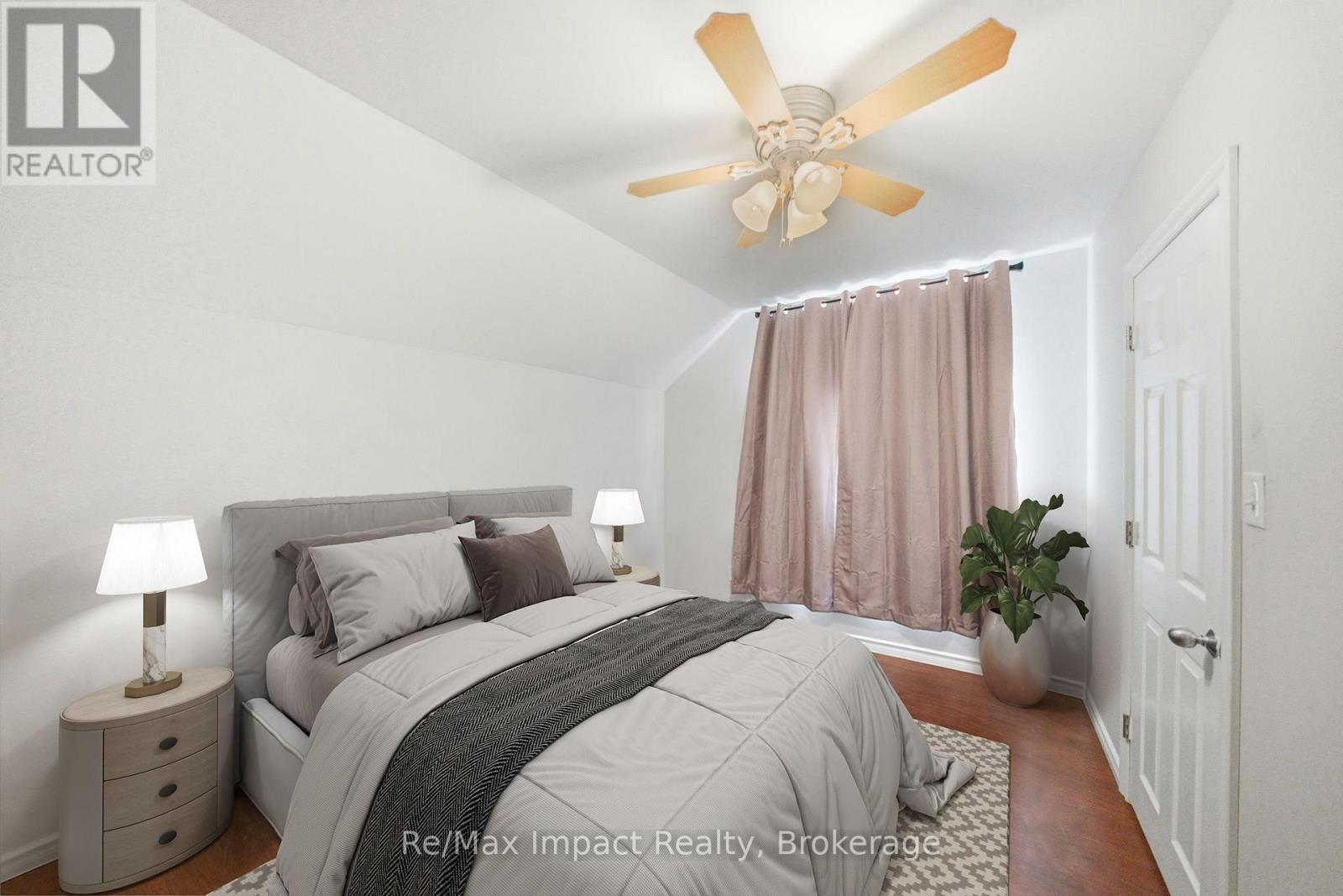 7 University Avenue E Property Photo 12