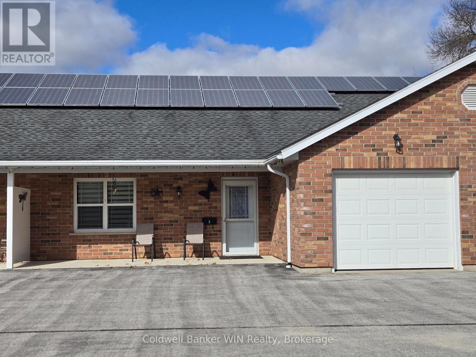 3 - 444 NEWFOUNDLAND STREET Property Photo 1