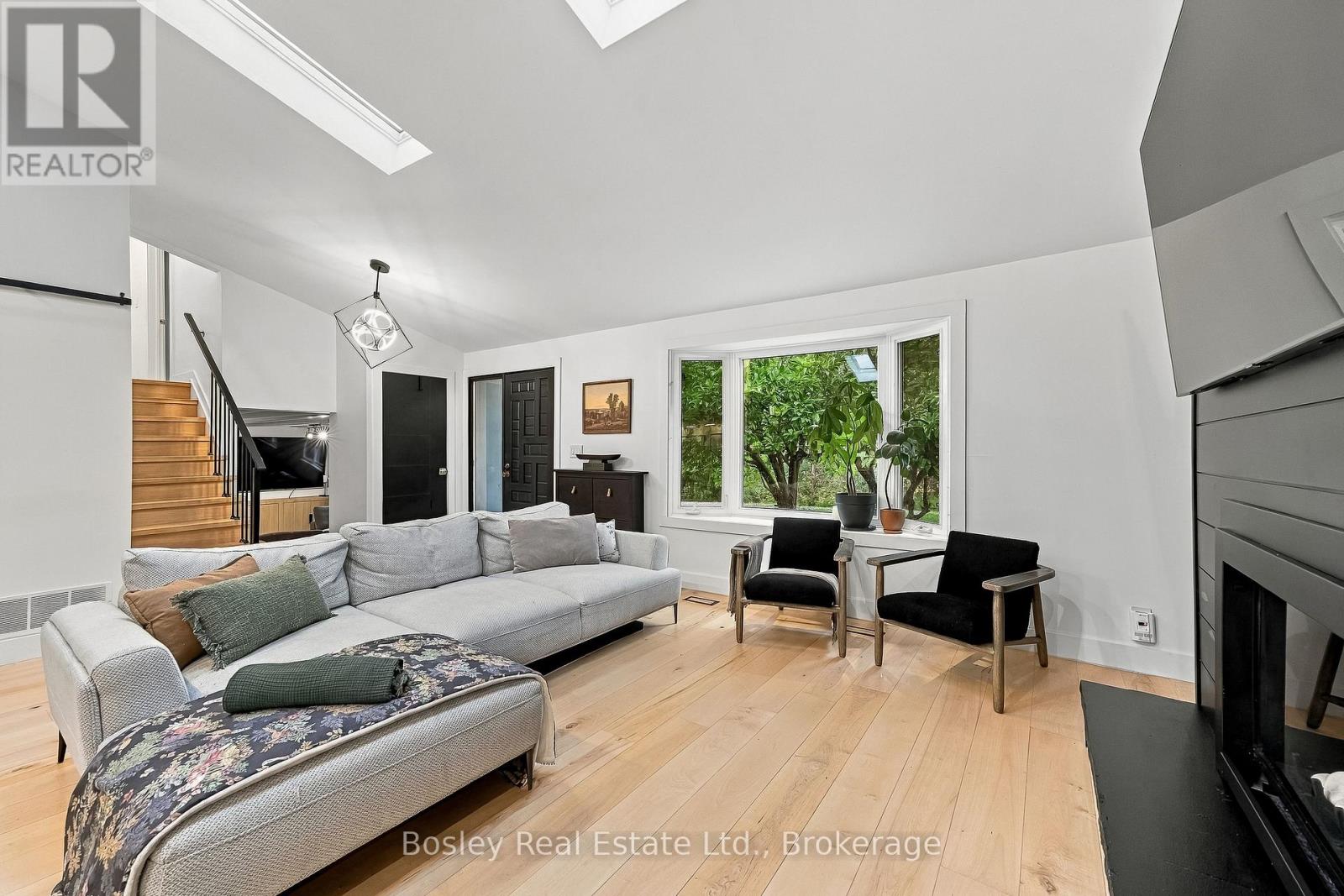 329 White Street Property Photo 9
