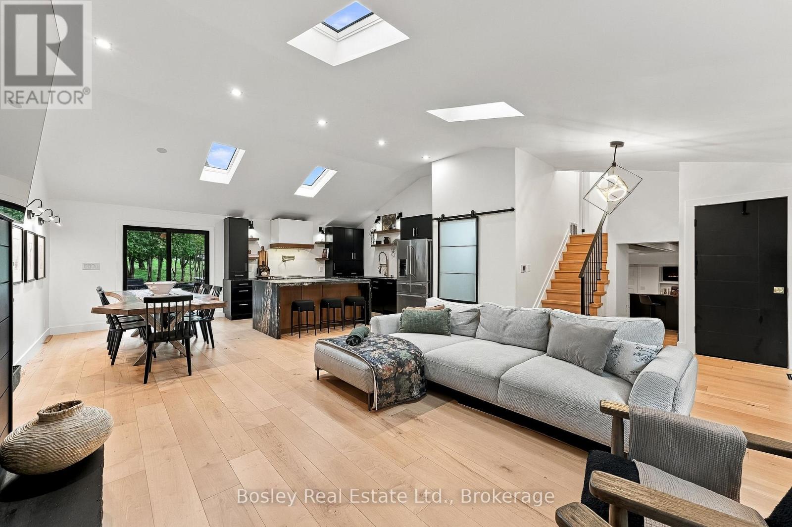 329 White Street Property Photo 10