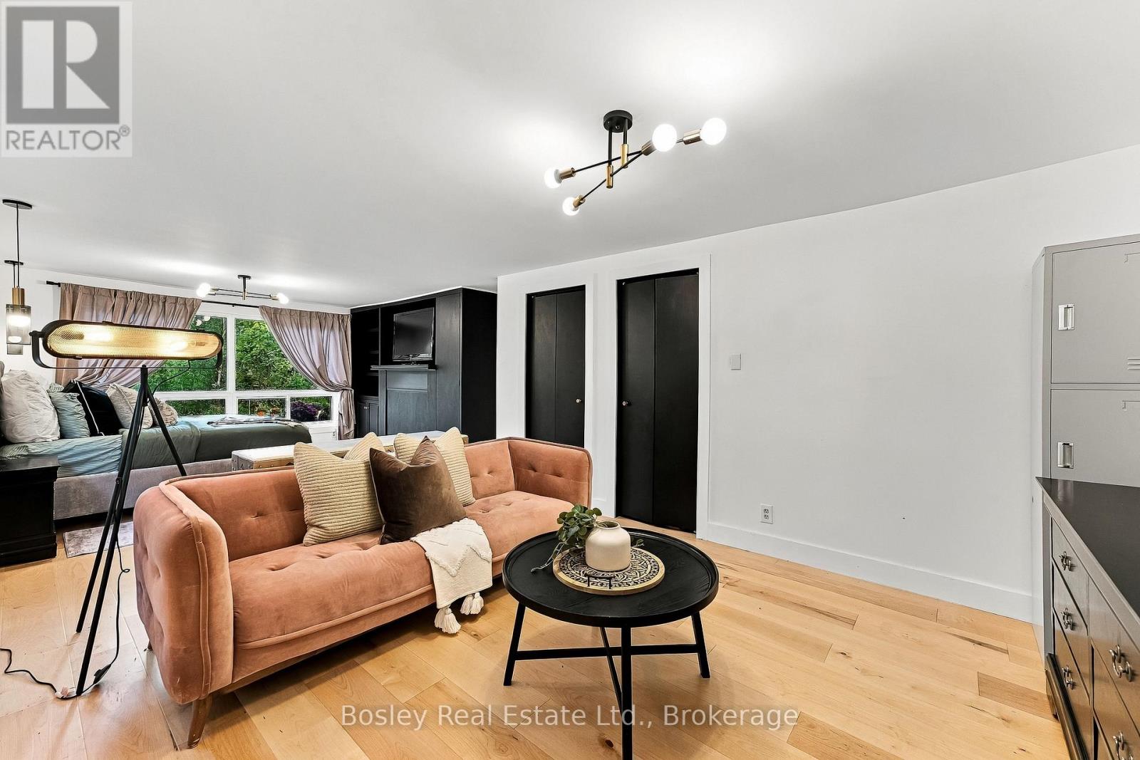 329 White Street Property Photo 20