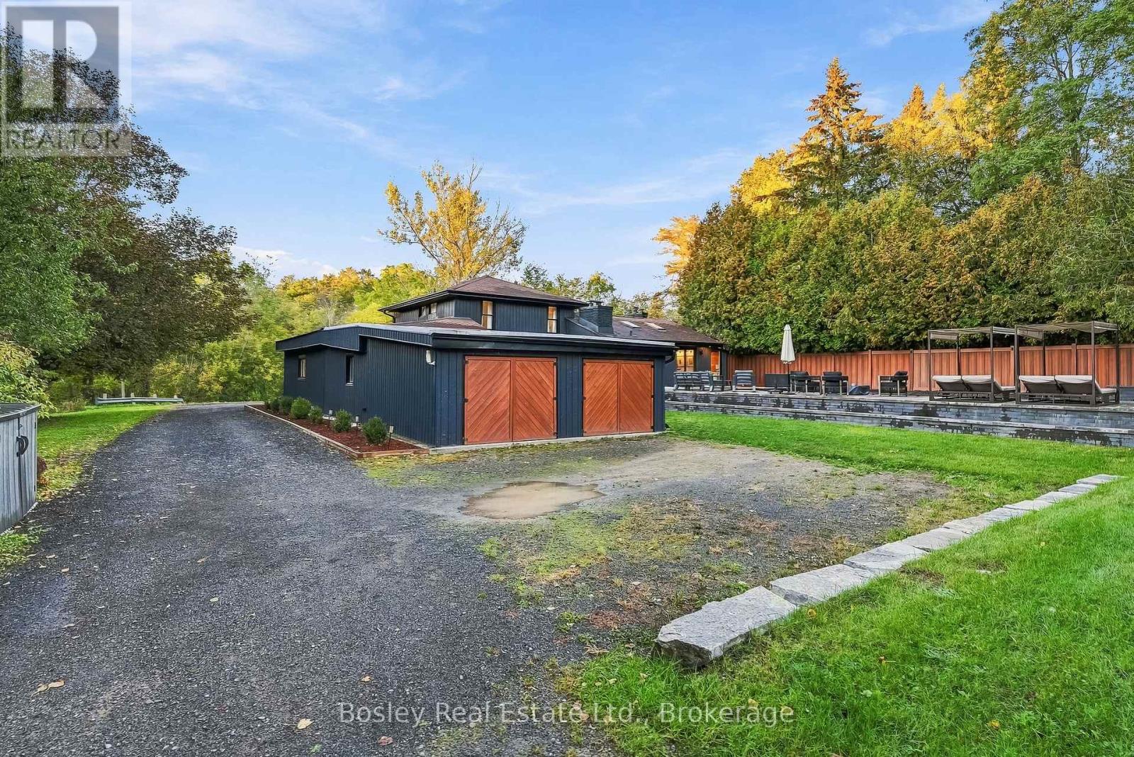 329 White Street Property Photo 38