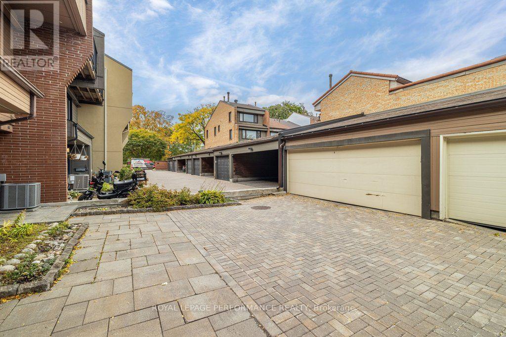 2 - 251 Bruyere Street Property Photo 39