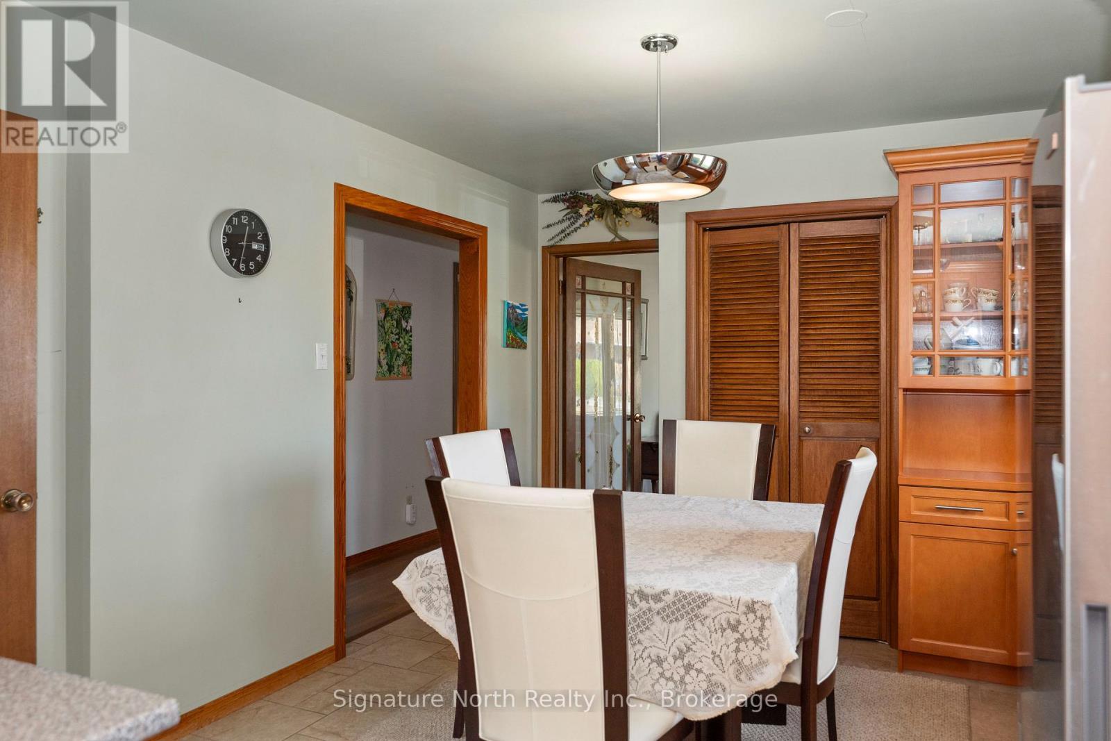 615 Hollylane Street Property Photo 14