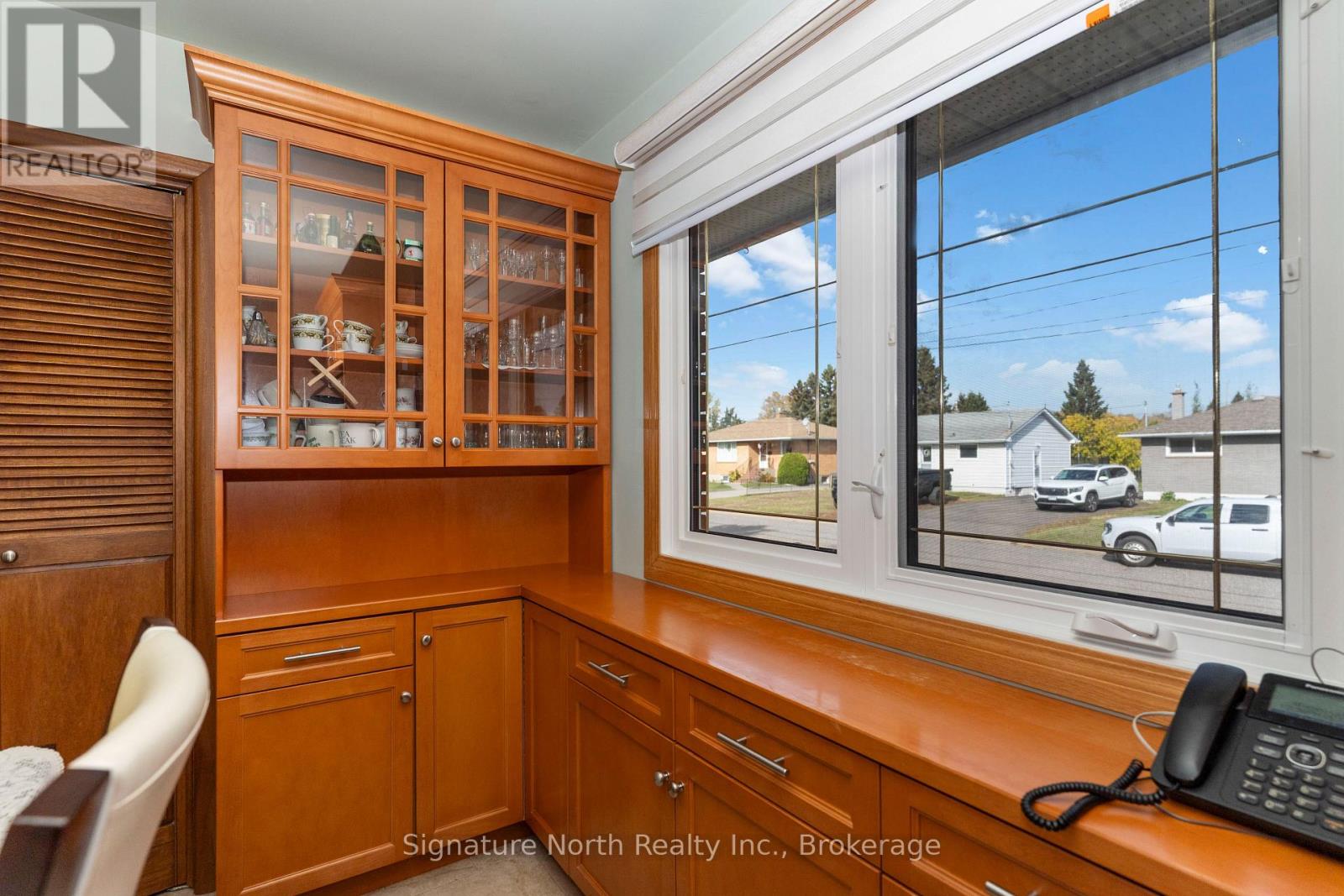 615 Hollylane Street Property Photo 15