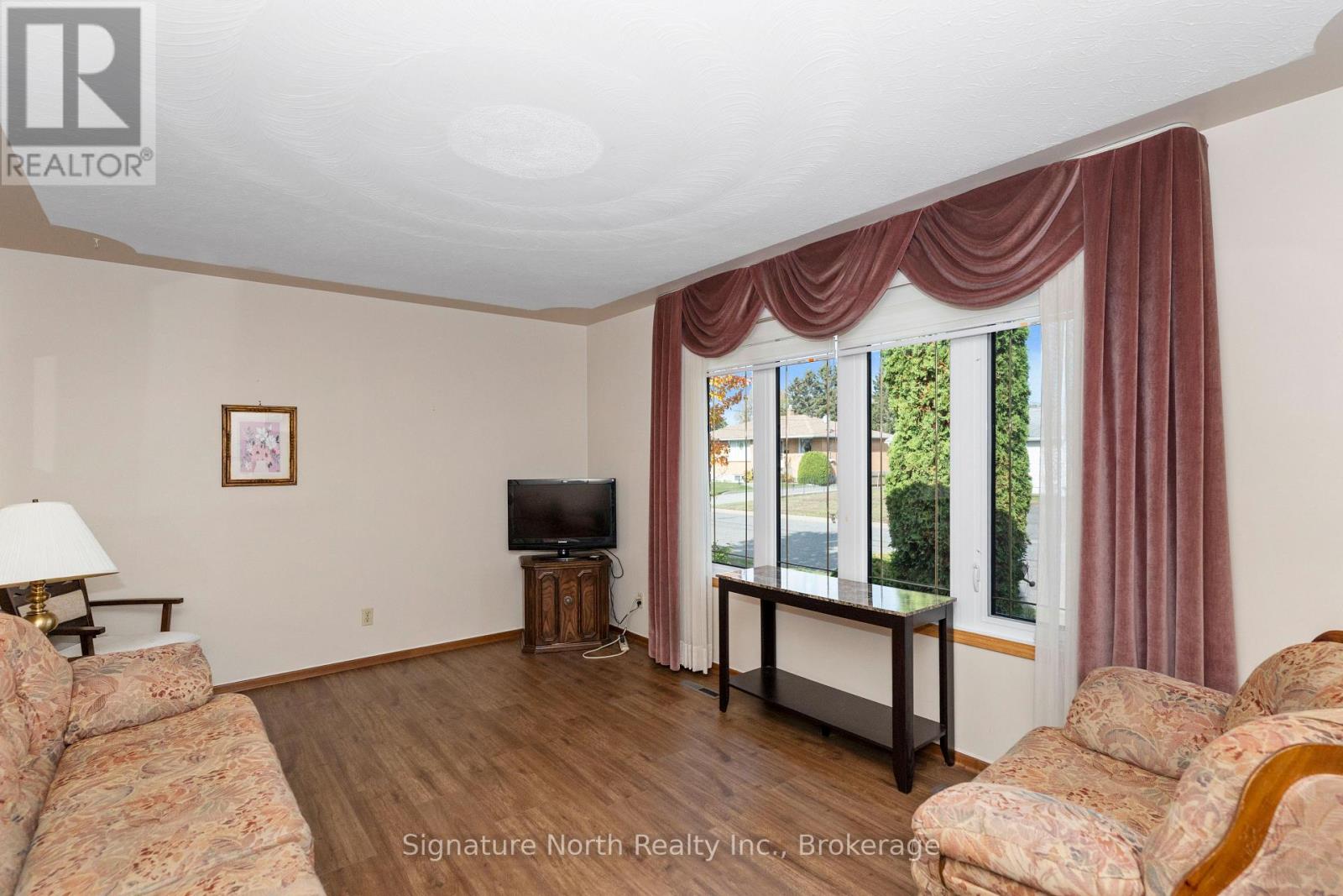 615 Hollylane Street Property Photo 19