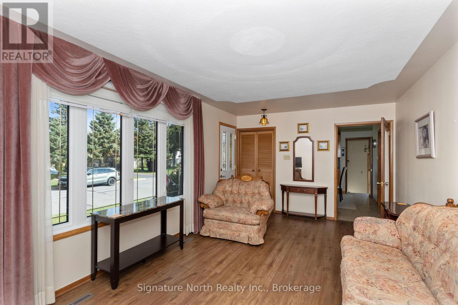 615 Hollylane Street Property Photo 20