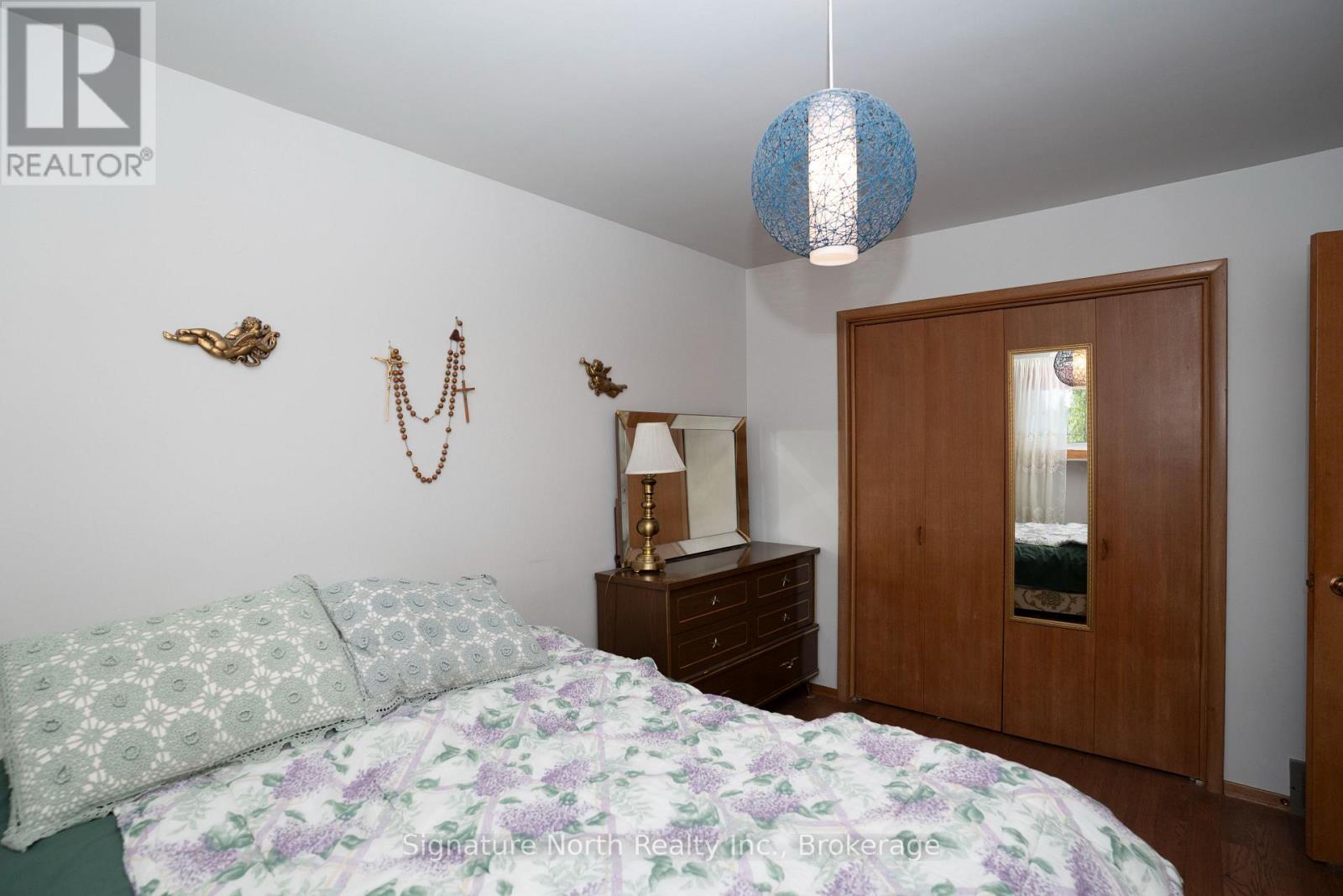 615 Hollylane Street Property Photo 23