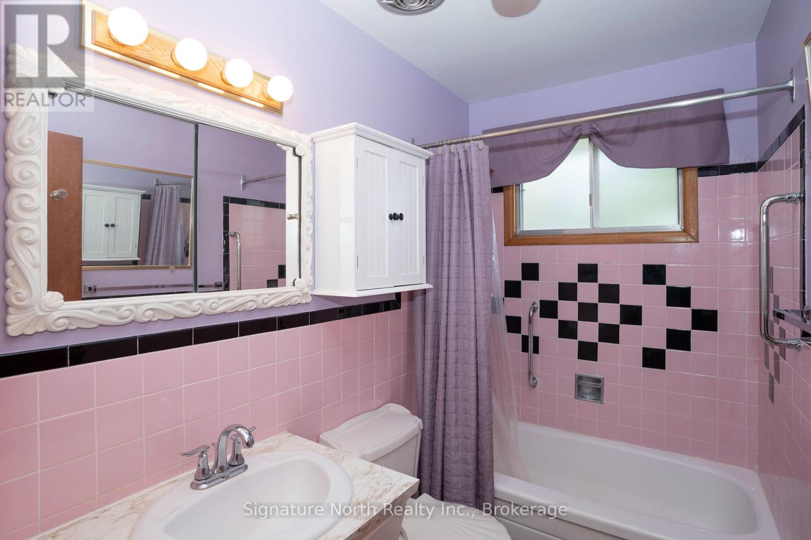 615 Hollylane Street Property Photo 31