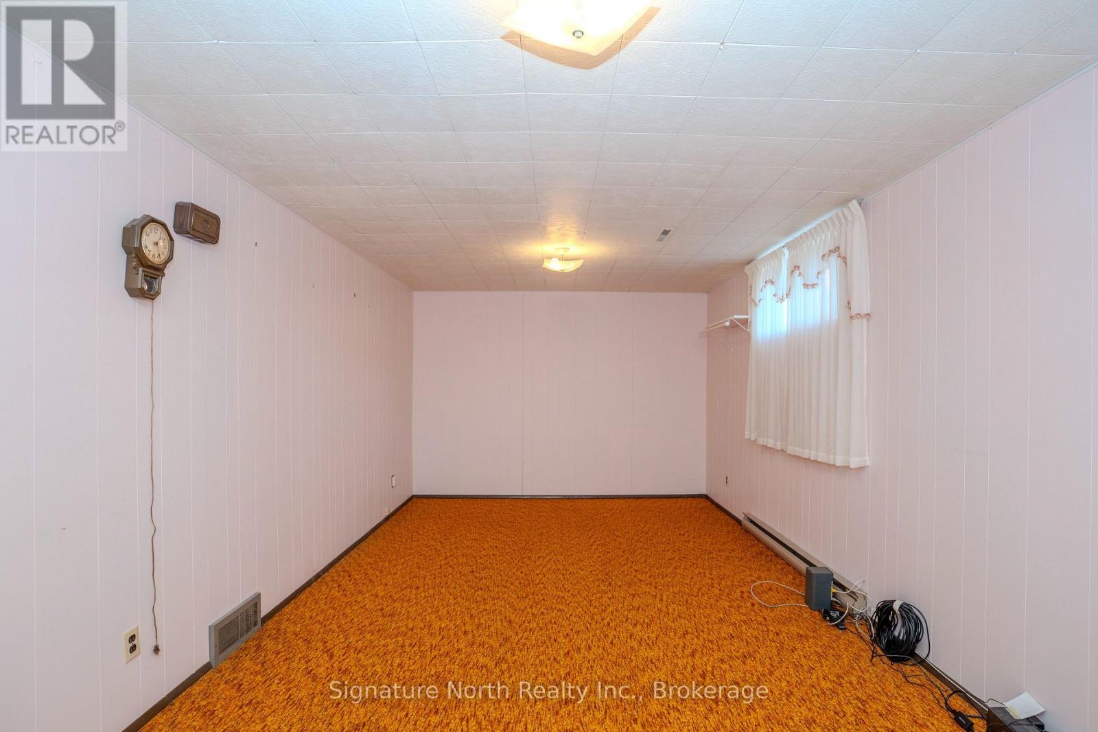 615 Hollylane Street Property Photo 33