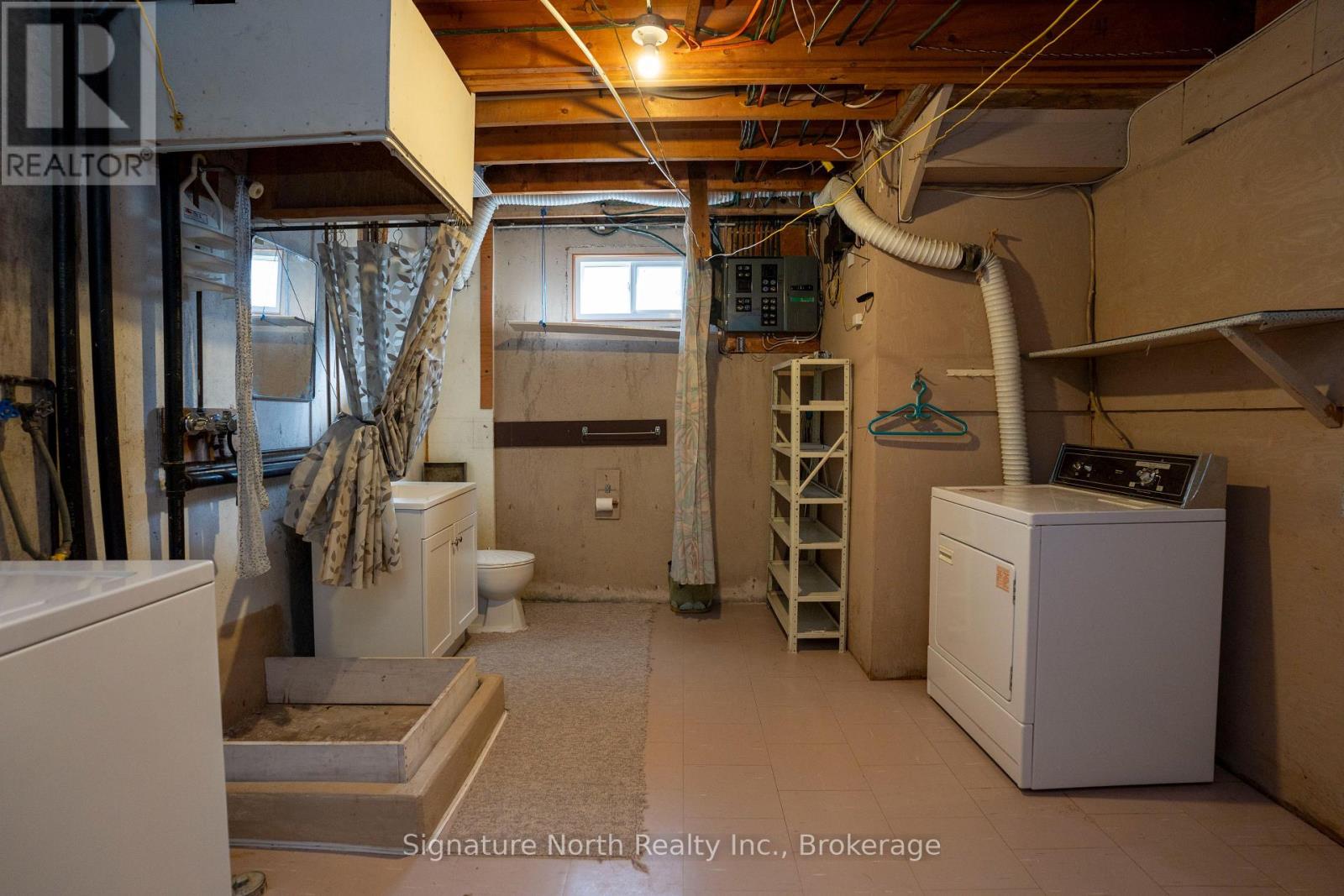 615 Hollylane Street Property Photo 36