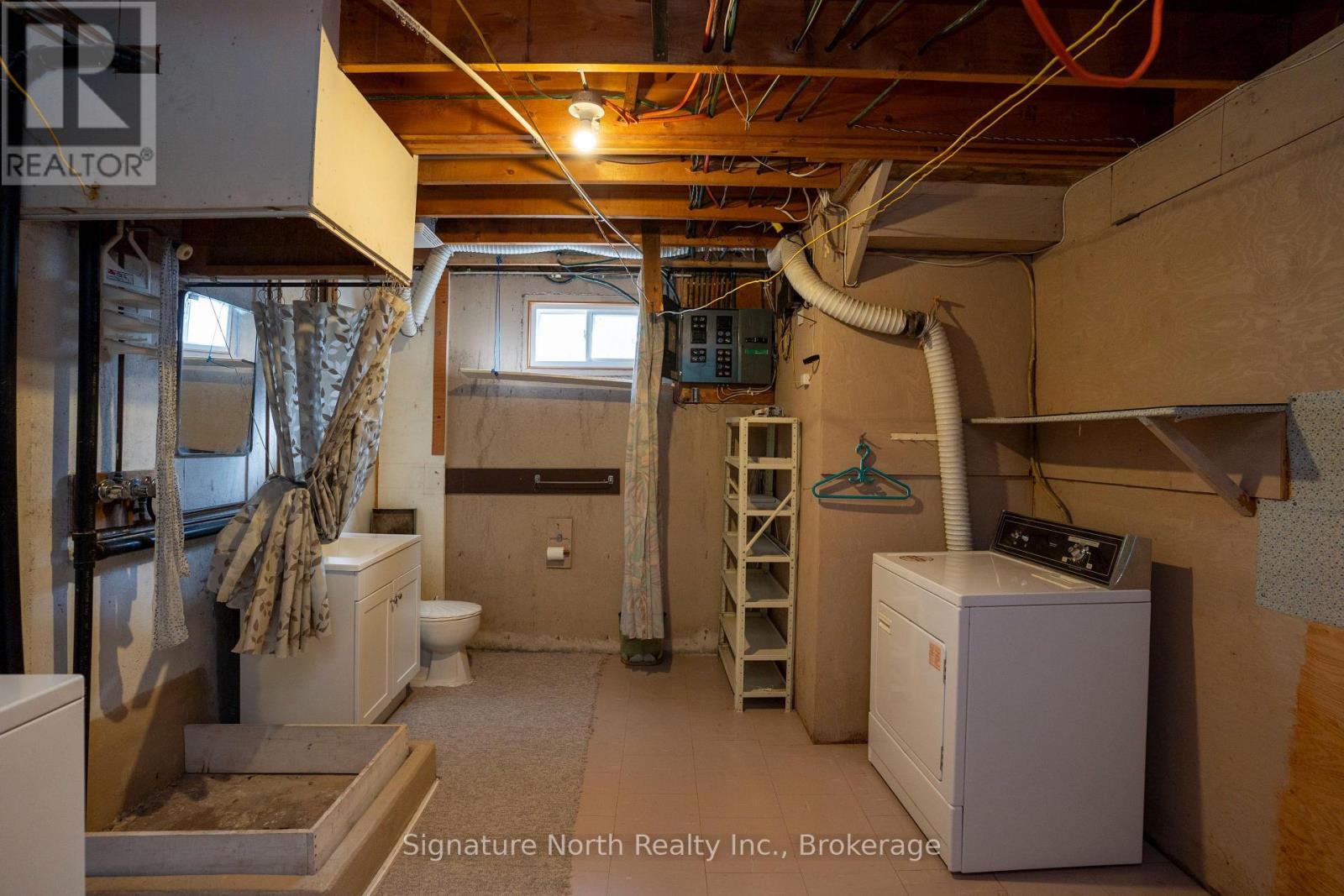 615 Hollylane Street Property Photo 37