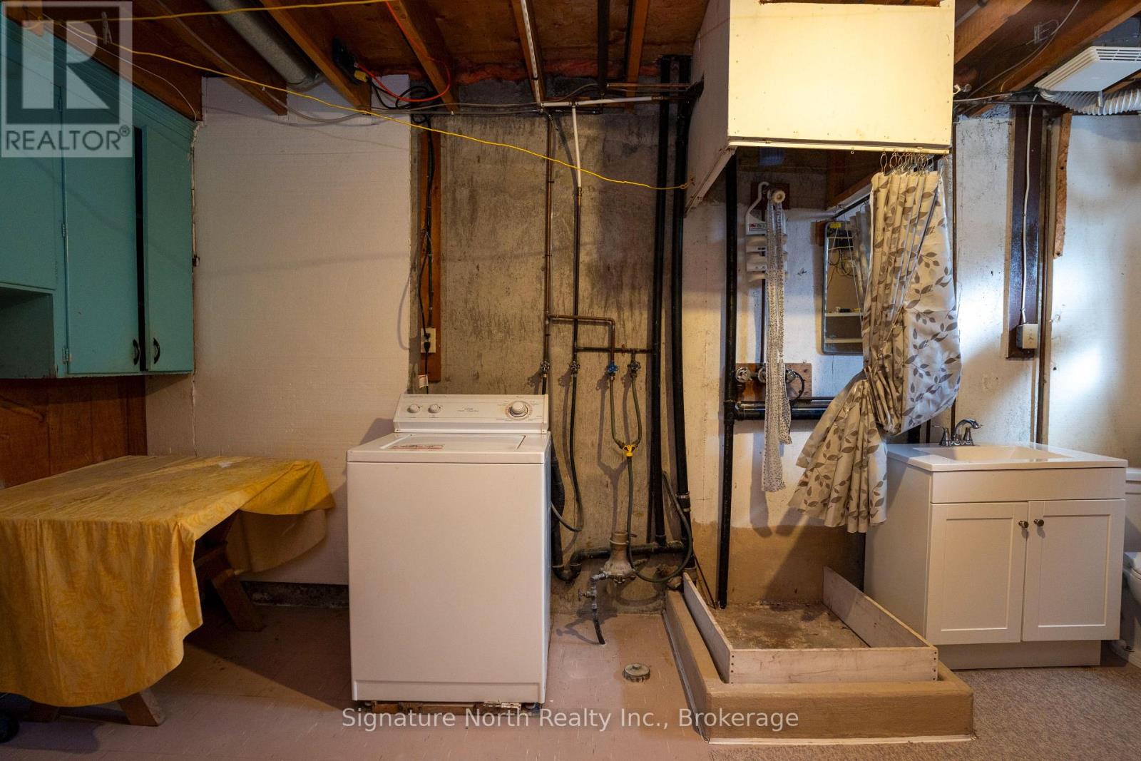 615 Hollylane Street Property Photo 38