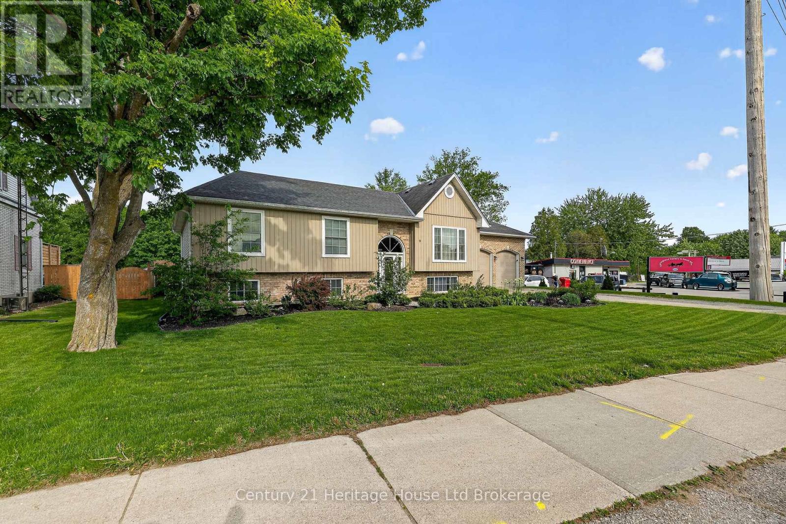 9 West Street N Property Photo 7