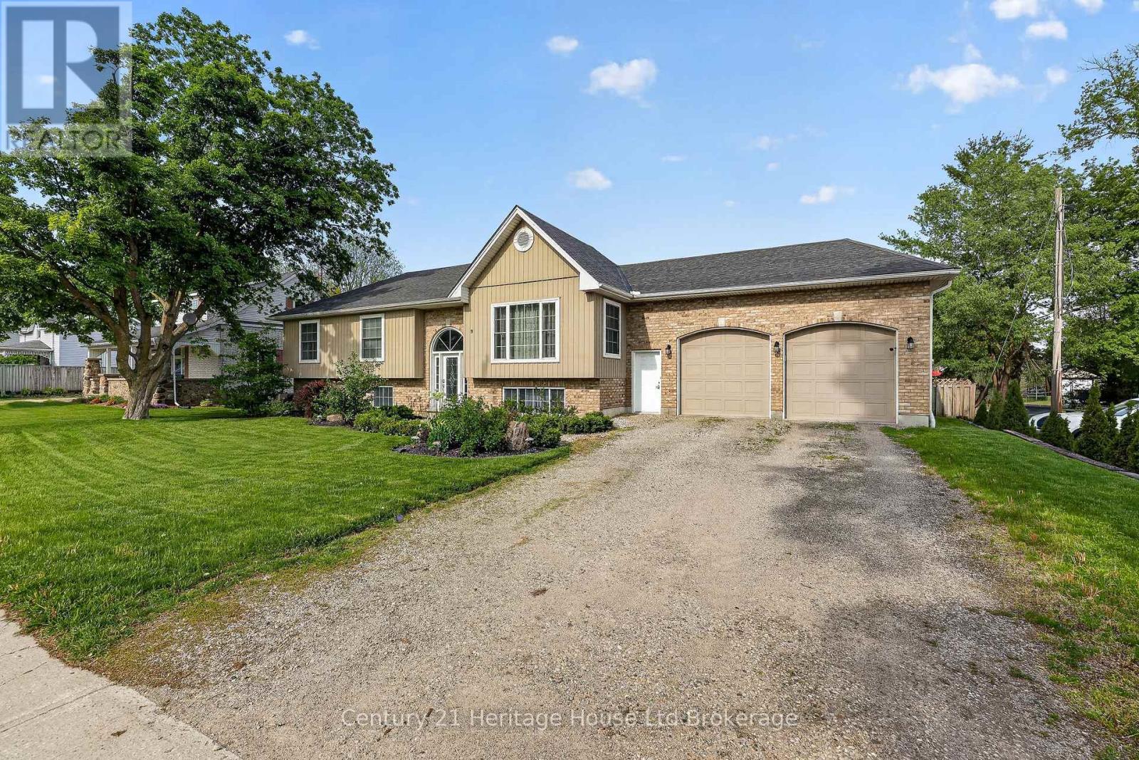 9 West Street N Property Photo 9