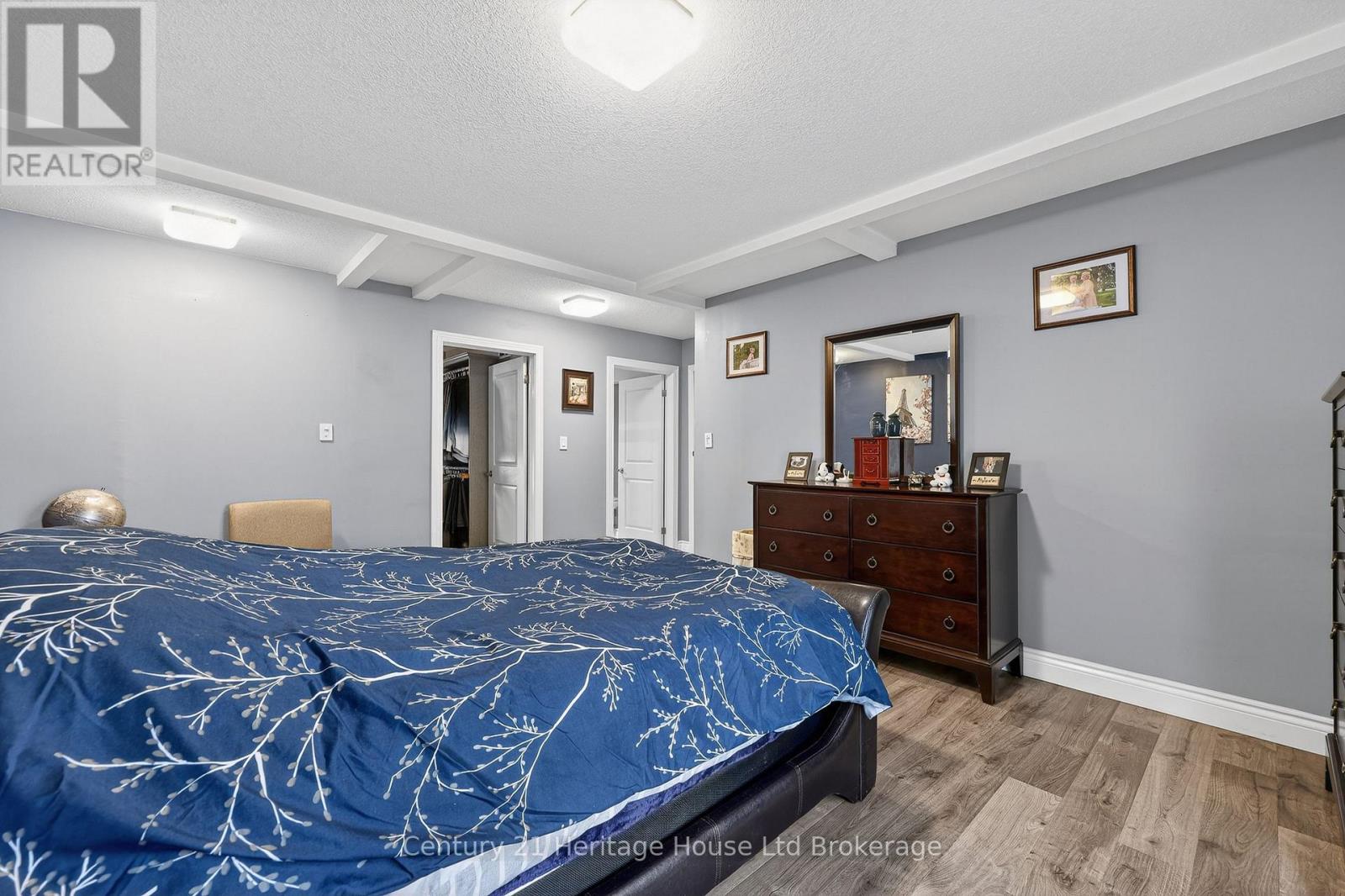 9 West Street N Property Photo 23