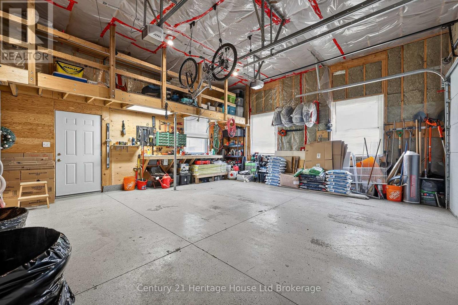 9 West Street N Property Photo 26